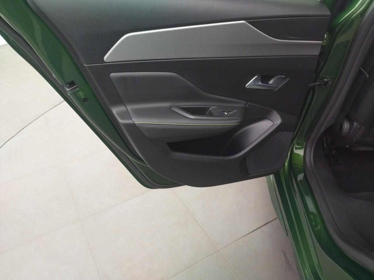 Peugeot 308 phev 180 e-eat8 gt — photo 24