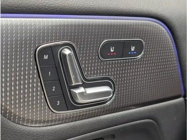 Mercedes Eqa 350 4matic — photo 15