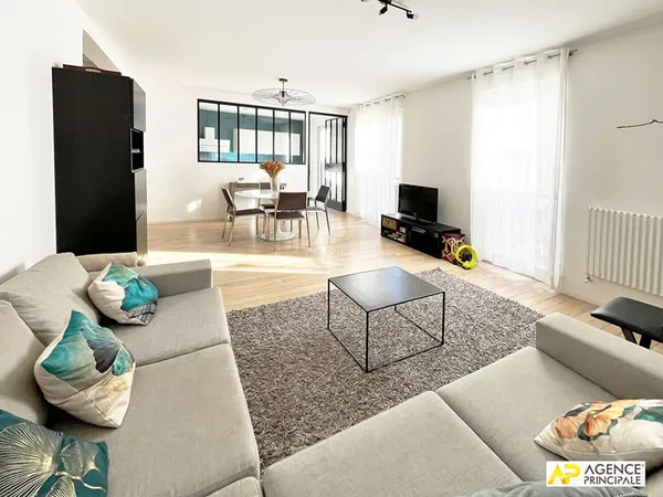 Versailles Notre-Dame Les Prés Appartement esprit 'Maison de ville' 123.17 m² au sol