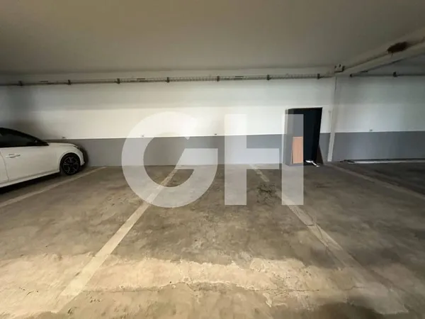 Parking 13 m²