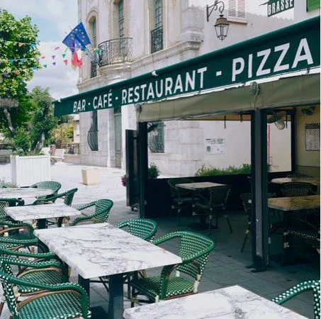 Fonds de commerce restaurant bistrot au coeur du village de Trans-en-Provence