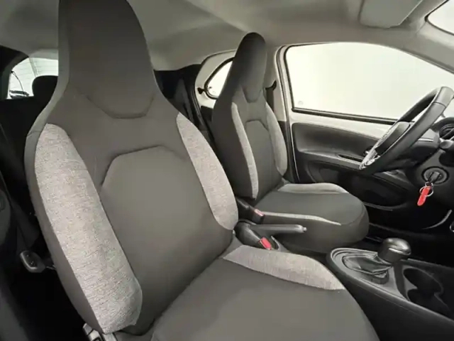 Toyota Aygo 1.0 vvt-i 72 dynamic s-cvt — photo 18