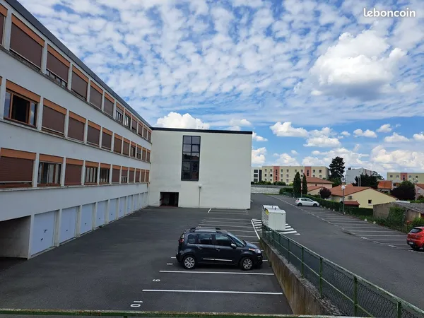 CLERMONT FD -STUDIO 16.61 m2 avec cave et parking