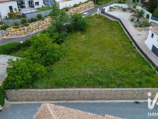 Terrain 867 m²