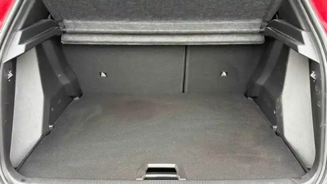Peugeot 2008 puretech 100 s&amp;s bvm6 — photo 5