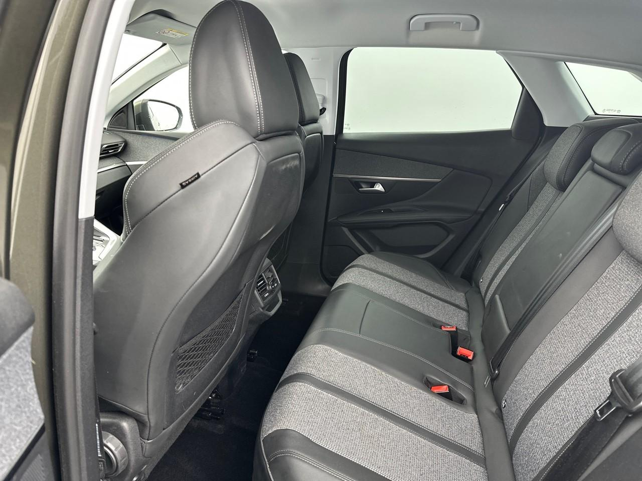 Peugeot 3008 hybrid 225 e-eat8 allure — photo 12