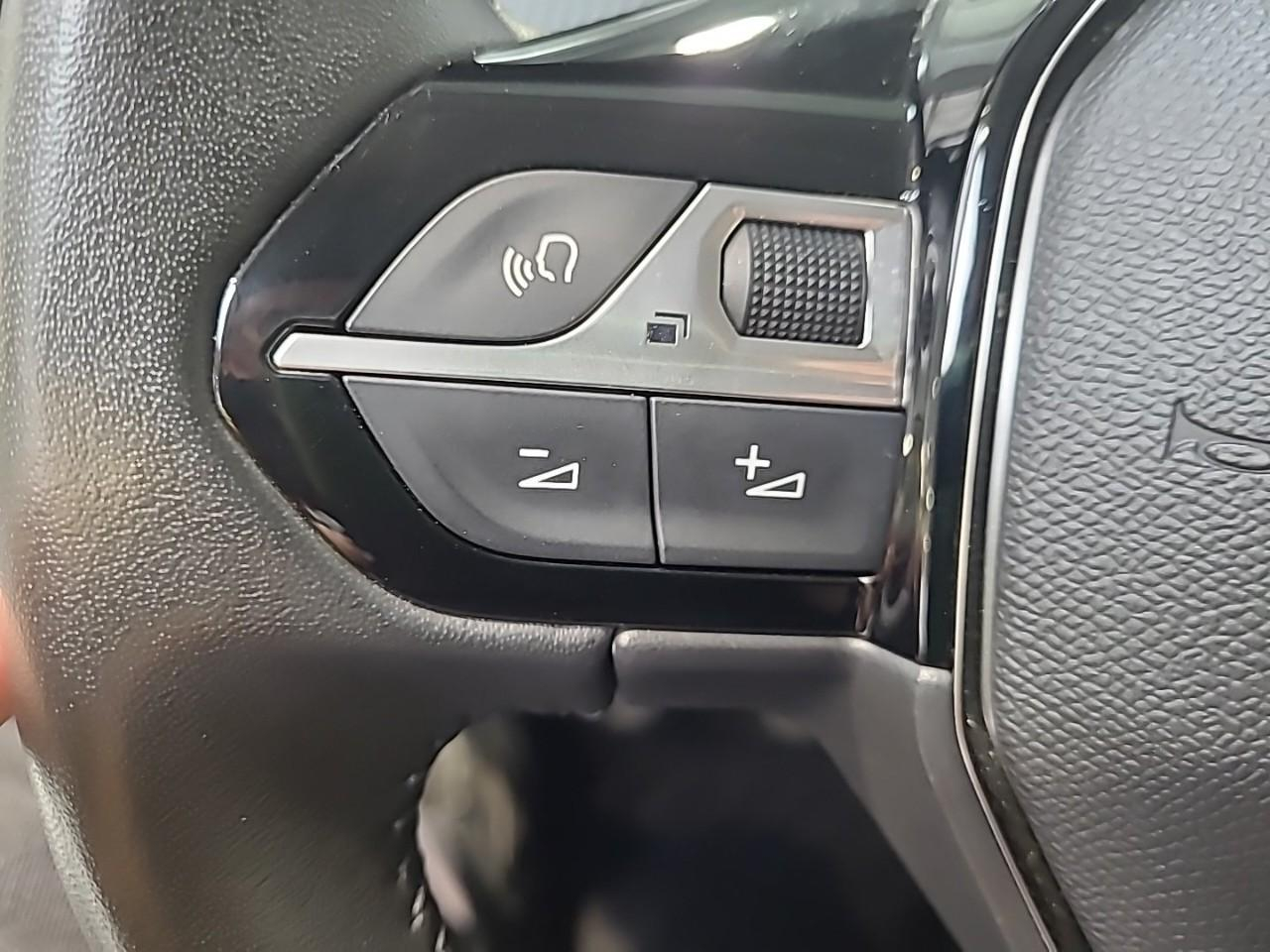 Peugeot 208 puretech 100 s&s bvm6 allure — photo 24
