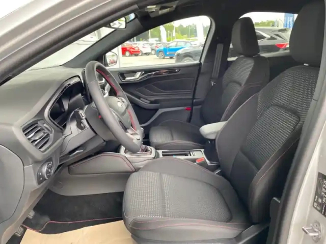 Ford Focus 1.0 flexifuel mhev 125ch st-line x — photo 10