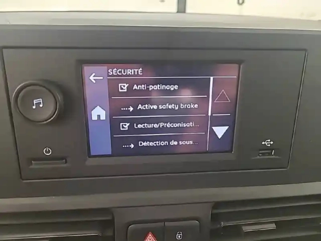 Citroën Berlingo e- taille m 136 ch 100 kwh automatique — photo 40