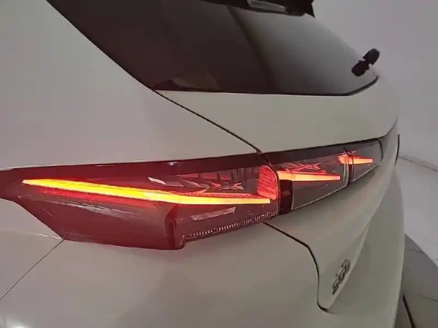 Peugeot 308 hybrid 136 e-dcs6 — photo 20