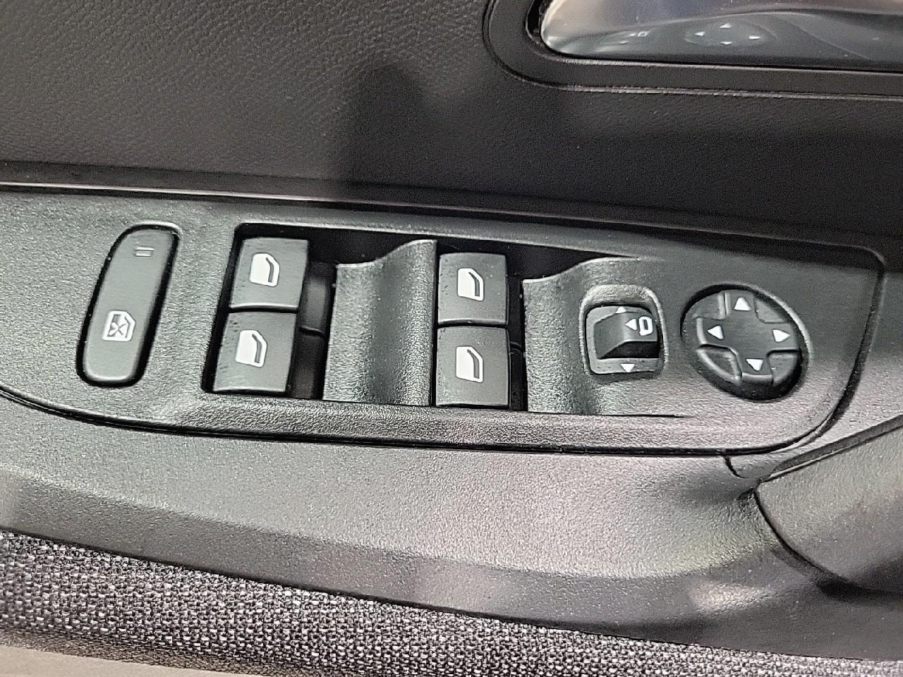 Peugeot 2008 100 s&s bvm6 style — photo 23