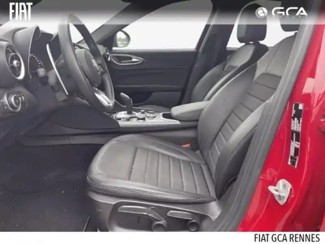 Alfa Romeo Giulia 2.0 tb 200ch sprint at8 my22 — photo 13
