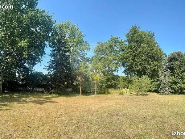 Terrain 700 m² Breuillet