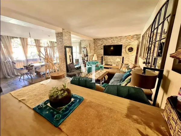 Appartement 6 pièces 135 m²