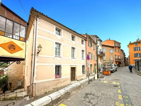 Maison 11 pièces 270 m²