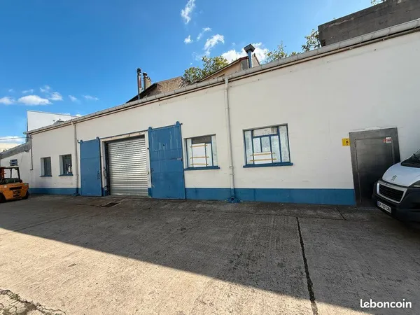 LOCAL D'ACTIVITE 217 m² LA COURNEUVE