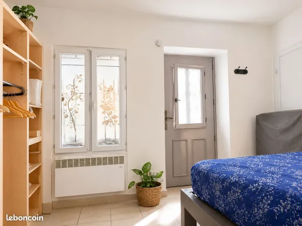 Studio meublé rez-de chaussée