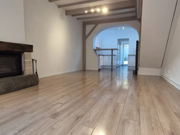 Rue prisée à 5mn du Parc du Hautmont maison type 1930 + jardin