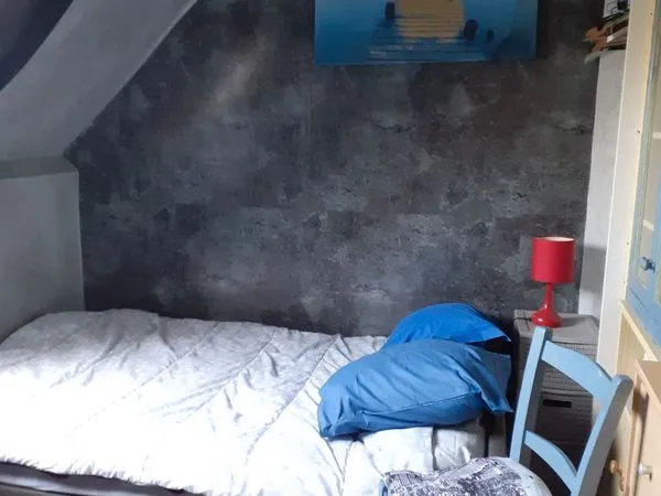 Chambre meublée