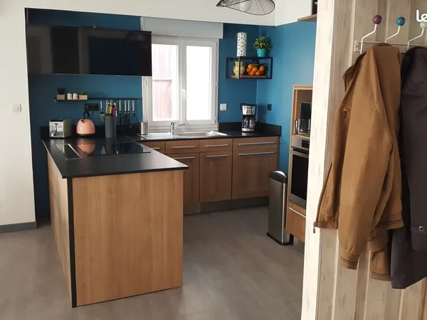 Maison de ville avec un appartement T3 et un studio de 25 M2 indépendant