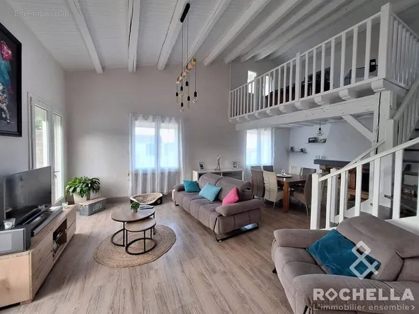 Maison 7 pièces 198 m²
