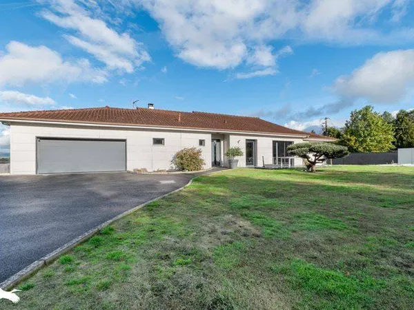 Maison de plain-pied 5 pièces 231 m²