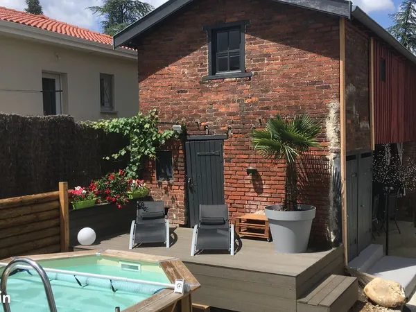 Maison atypique de 220 m² avec piscine, dépendance et jardin de 700 m²