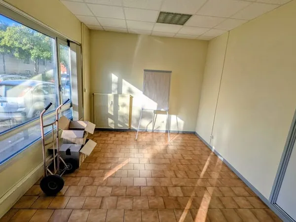 Local 85 m²