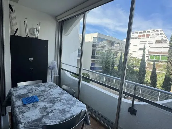 Studio 1 pièce 28 m²
