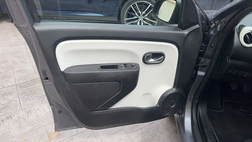 Renault Twingo 0.9 TCe 90 - Limited – 2017 – 75596 km – Essence – Boîte Manuelle — photo 43
