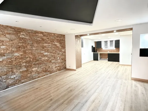 Location Local commercial 2 pièces 63 m²