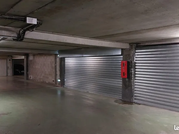 Location - box 2 places - 06110 Le Cannet