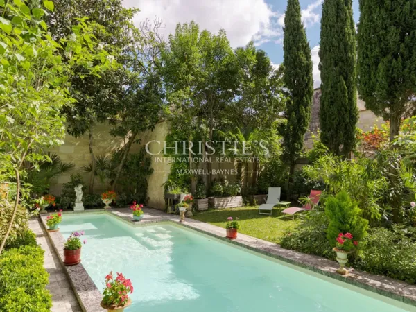 BORDEAUX / Saint-Genès : hôtel particulier avec garage, piscine