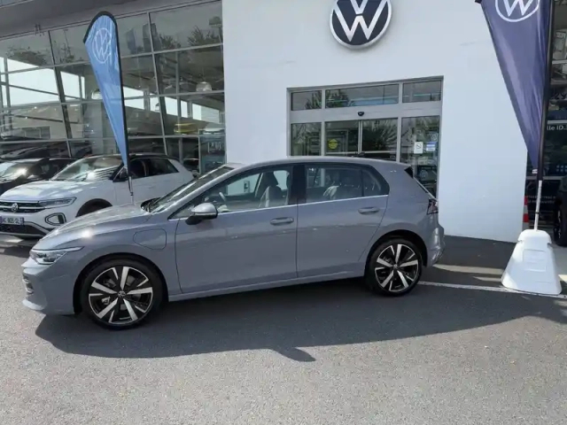 Volkswagen Golf 1.5 ehybrid 204 dsg6 — photo 3