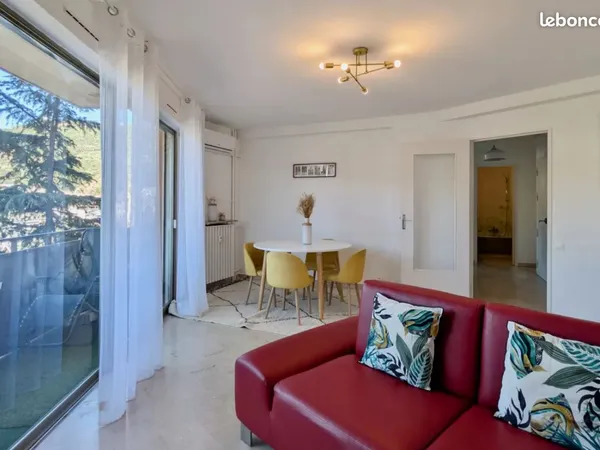 T2 51 m² - 4e étage avec terrasse - Ascenseur - Nice Saint-Roch