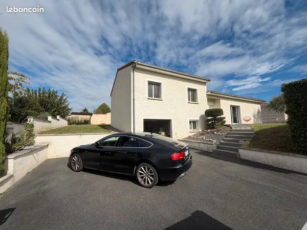 MAISON A LOUER T5 avec sous sol et jardin