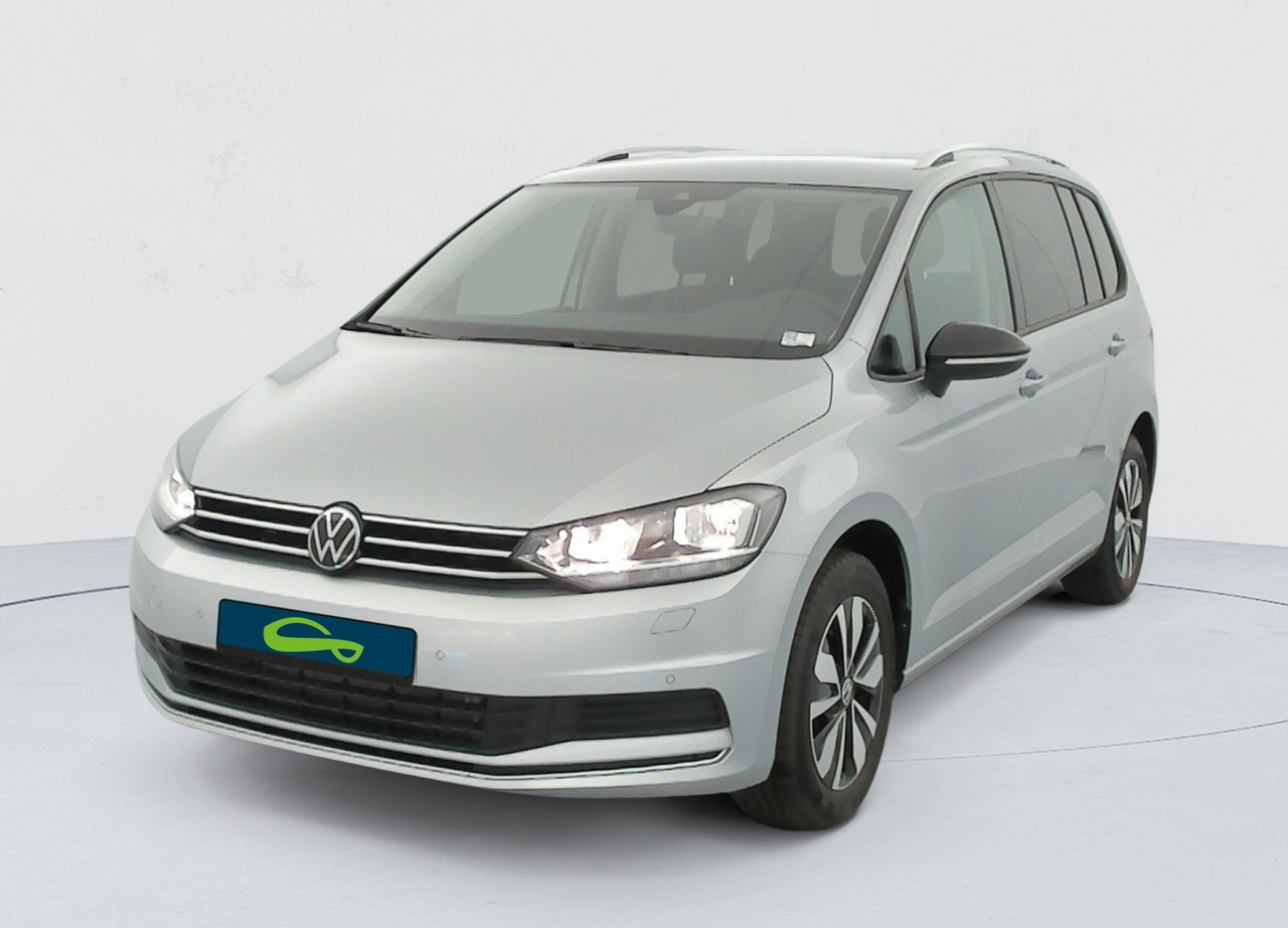 Volkswagen Touran — photo 1