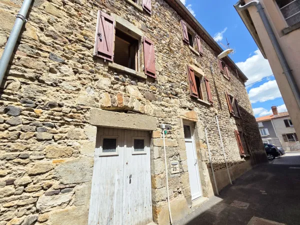 *** EXCLUSIVITE *** MAISON DE VILLE AVEC CUVAGE ET CAVE - A RENOVER *** BILLOM 63160 ***