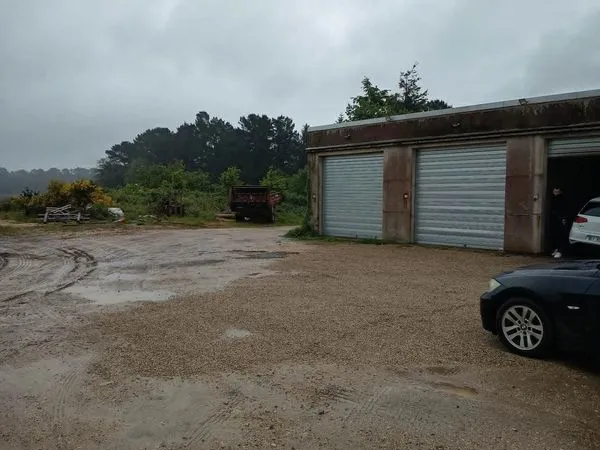 Local 45 m² - caravane, camping-car, garde-meuble, bateau