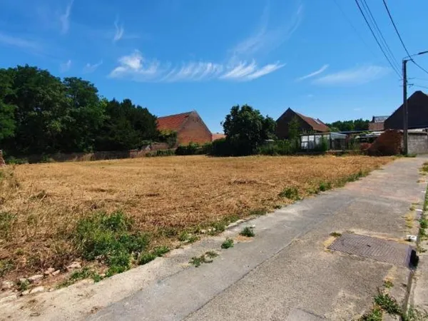 Terrain 730 m²