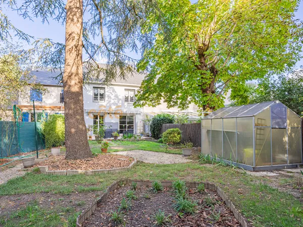 NANTES -- MAISON 4 PIÈCES -- 83 m² -- 3 CHAMBRES -- JARDIN -- GARAGE