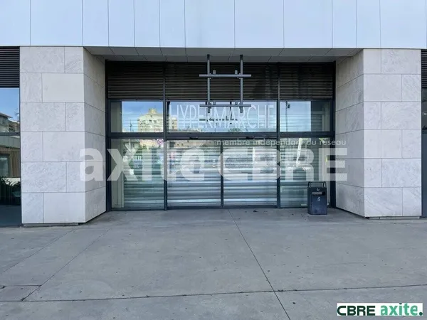 Local commercial 476 m²