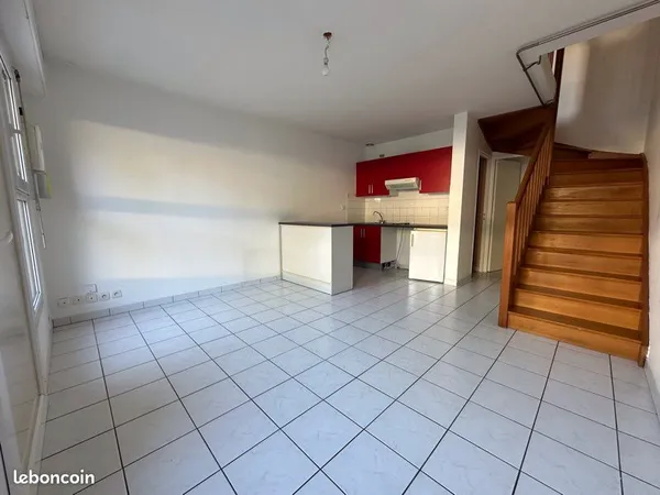Maison de ville • Duplex • 47m2 • gare Laval