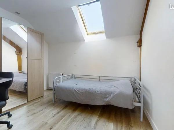 Maison 13 pièces 200 m²