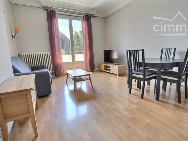 GRENOBLE : APPARTEMENT T2 AVEC BALCON, CAVE ET GRENIER