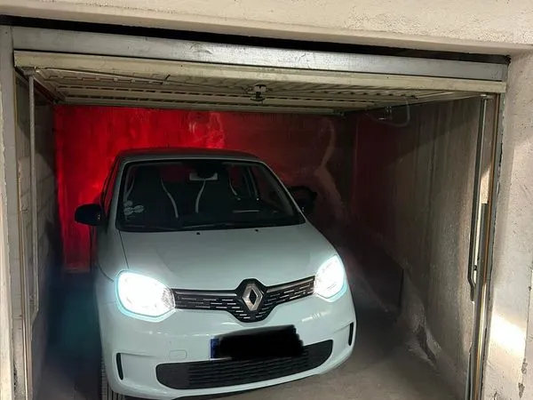 Garage / box fermé à louer