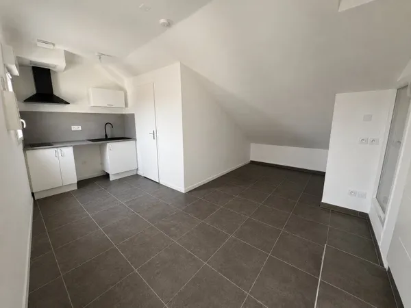 Appartement studio de 12.69m2 au 3ème étage avec terrasse de