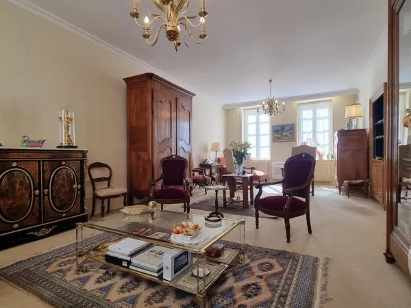 Maison 10 pièces 277 m²