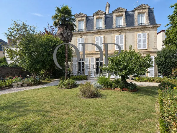 Appartement 7 pièces 185 m²