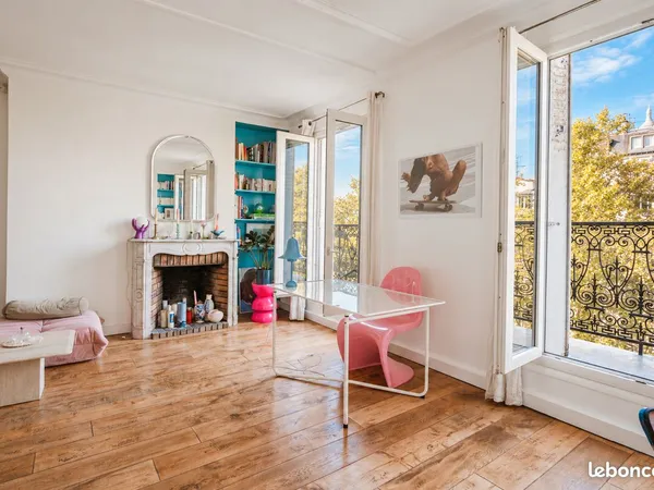 Coup de coeur - bel appartement 2 pièces 44m2 avec balcon filant - Etage élevé avec ascenseur - Quar